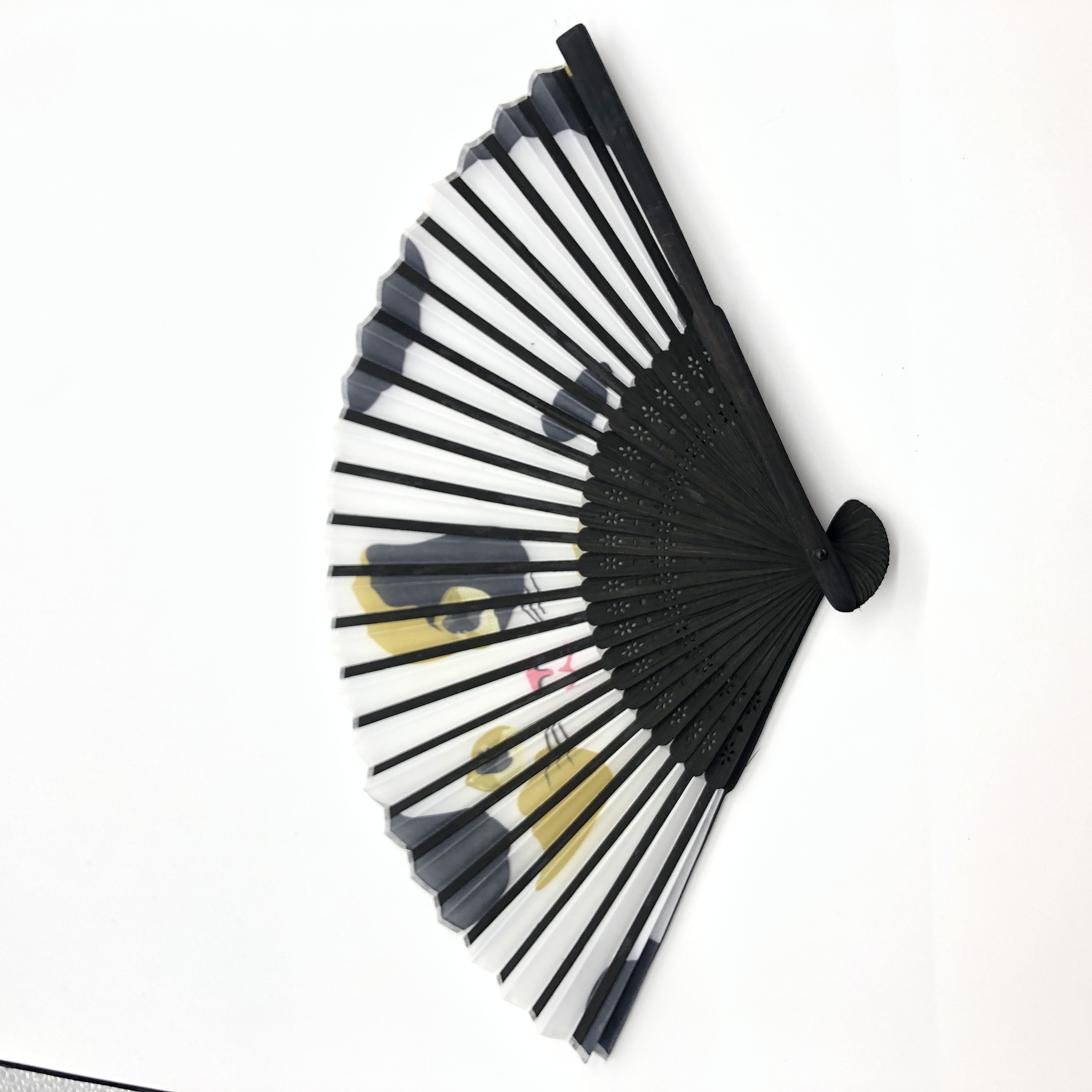 ねこちゃんグッズ特集 インテリア 扇子 猫柄 21 B柄 100均商品で経費削減 ぱちぱち通販