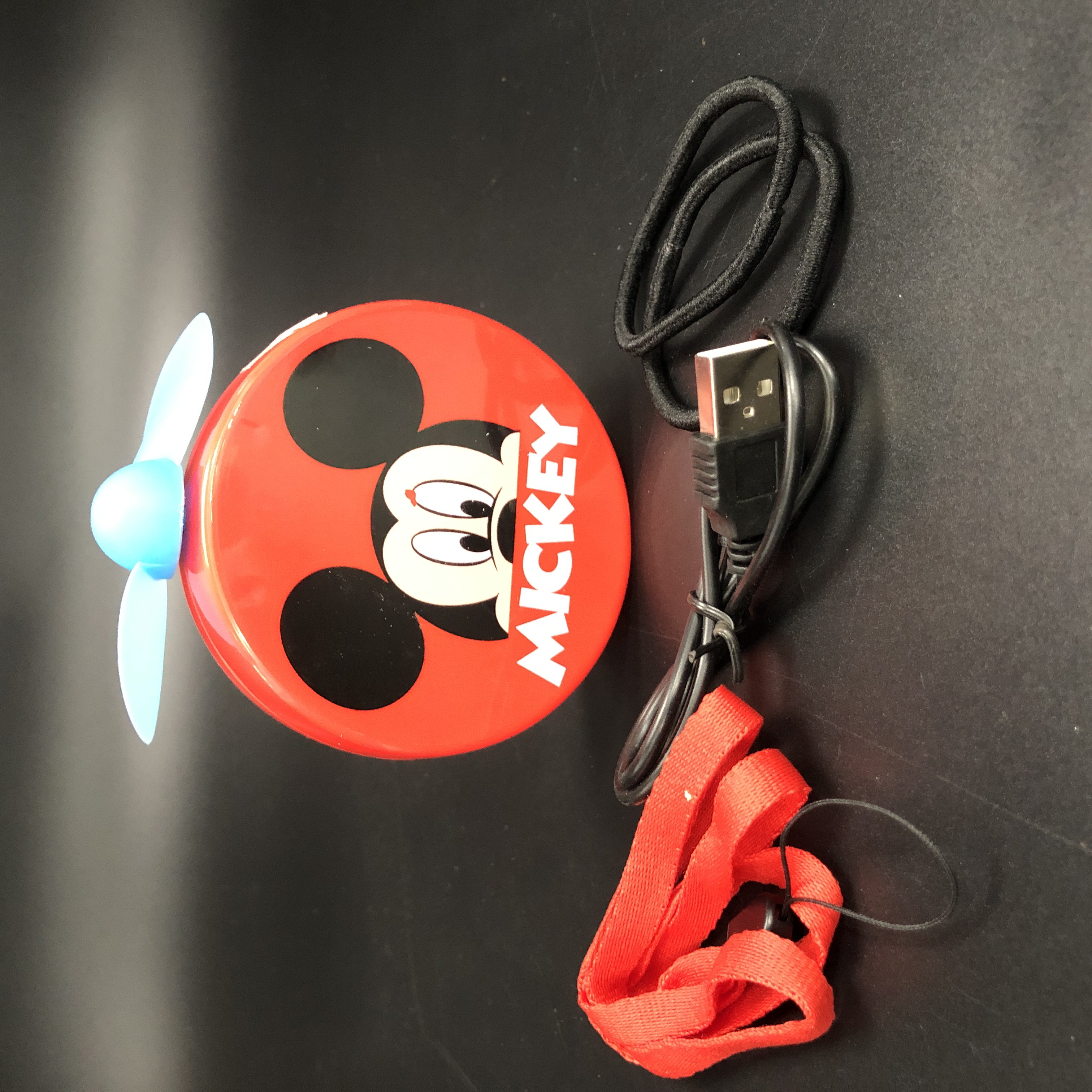 21 Summer 渇く夏に 潤いを せんす ディズニーまんまる扇風機ストラップ付 ミッキー 100均商品で経費削減 ぱちぱち通販