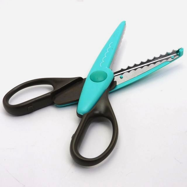 文具 事務用品 はさみ クラフトはさみギザ モコ グリーン 100均商品で経費削減 ぱちぱち通販